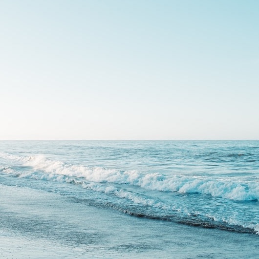 非公開: 【おすすめ3選】不二貿易の本棚の評価やおすすめを紹介～扉付きのおしゃれな本棚～